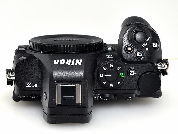 Z5II �{�f�B