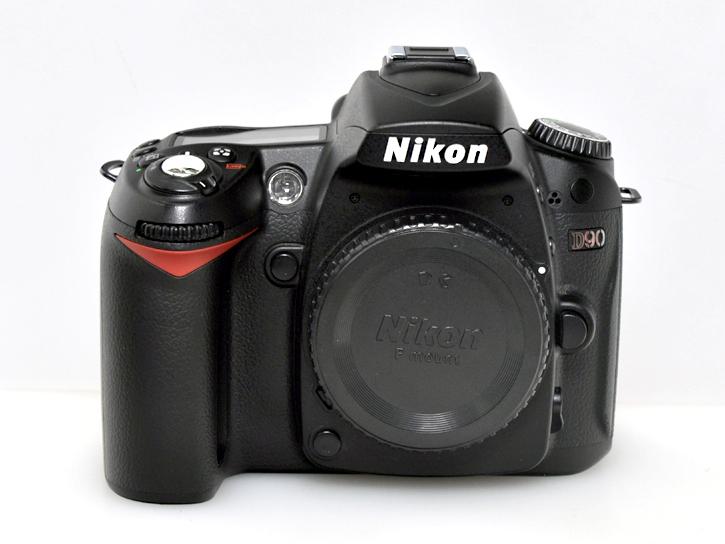 D90 �{�f�B