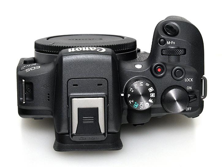 EOS R10 �{�f�B