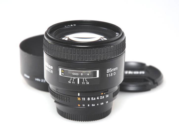 Nikon AF NIKKOR 85mm f/1.8 D レンズ　純正フード付 AI AF Nikkor 85mm f/1.8D 中古価格比較 - 価格.com